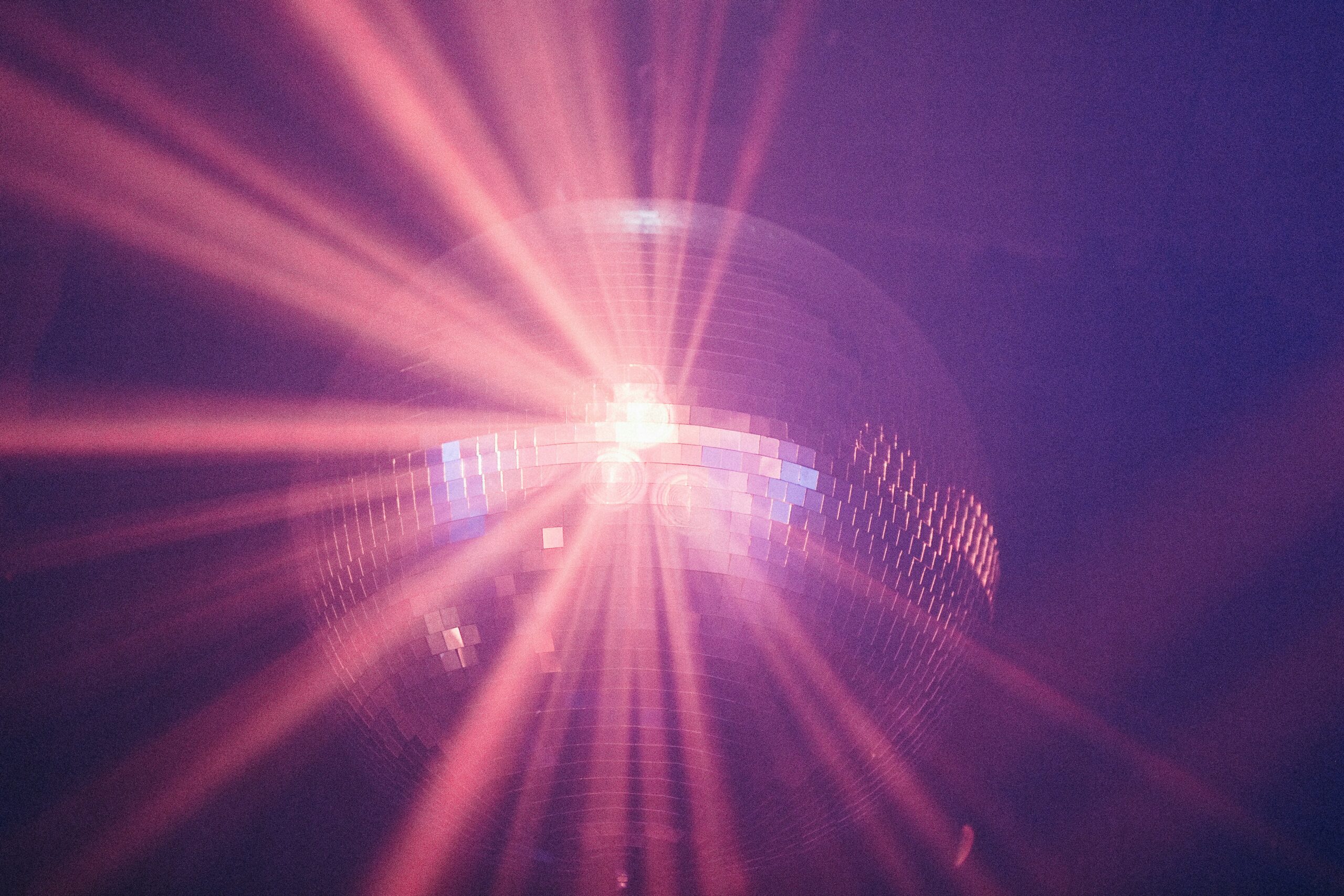 Nightlife in Sardegna: come trascorrere notti indimenticabili su quest’isola da sogno